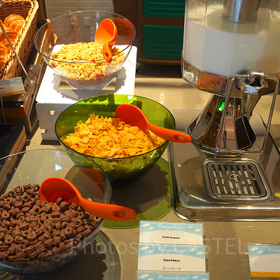 ロッツォ・ガーデンカフェのシリアルメニュー