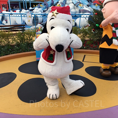 クリスマスバージョンのスヌーピー