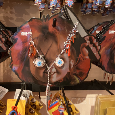 ユニバハロウィン2022グッズ：チャッキーのモチーフネックレス