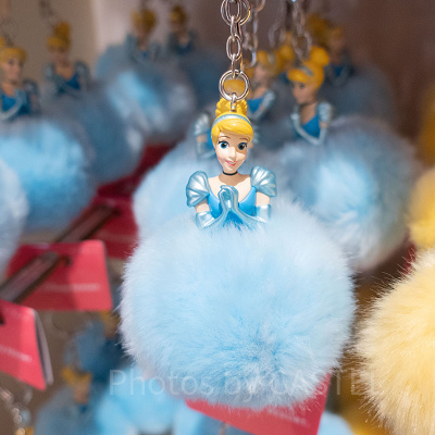 シンデレラポンポンキーホルダー（フィギュア付き）