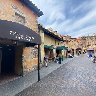 宅配センター横コインロッカー（パーク内）