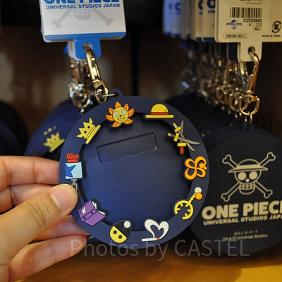 コレクタブルバッジケース（ラバーキーチェーン）