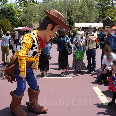 キャラクターとのソーシャルディスタンスは引き続き維持