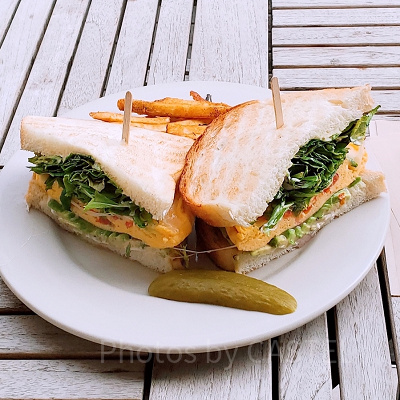 コンビニのサンドイッチやおにぎりは、グレーゾーン