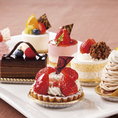 クリスタルムーブメントのケーキ