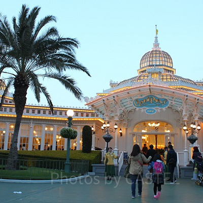 夕刻のクリスタルパレス・レストラン