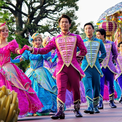 ディズニーダンサー衣装　Sサイズ用 王子とお姫様の衣装を着たダンサー| キャステル | CASTEL