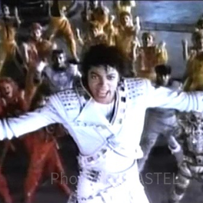 We Are Here To Change The WorldとAnother Part Of Meで光と愛の贈り物を届ける