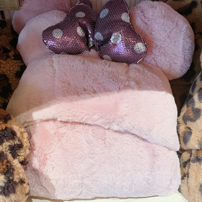 ディズニーブランケット（フワフワミニーのピンクデザイン）