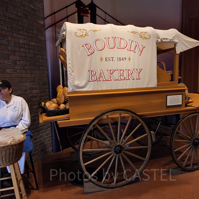 ディズニーカリフォルニアアドベンチャー：サワーブレッドは試食もできる！