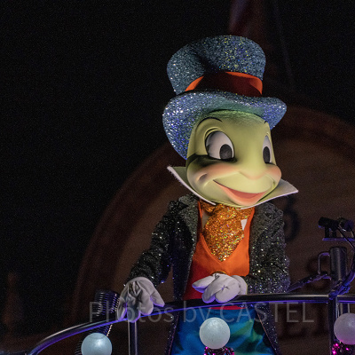 ディズニーキャラクタークイズ