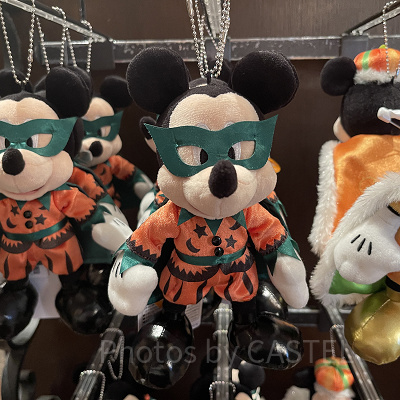 ディズニーハロウィングッズ2023：ぬいぐるみバッジ 2023年09月14日(木)発売