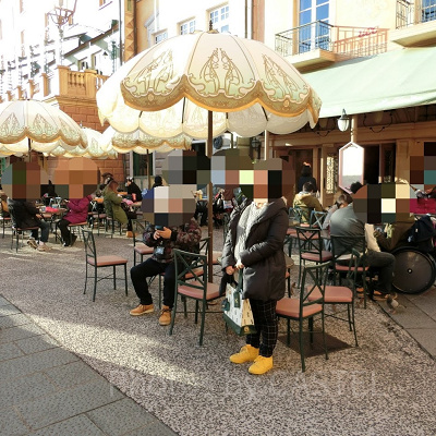 １月下旬のディズニーシー。厚手のアウターを着ています