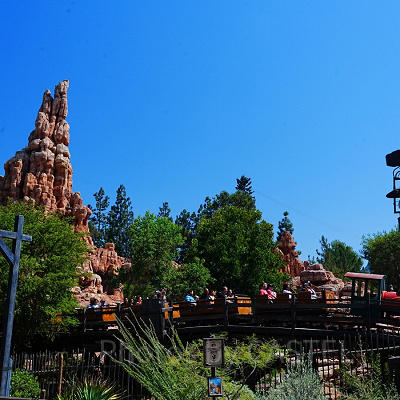 カリフォルニアアナハイムディズニーのアトラクション：ビッグサンダーマウンテン
