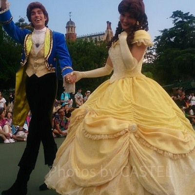 ディズニーランドのベルと王子