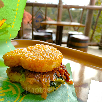 ディズニーランド食べ物：おにぎりサンド