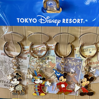 ディズニーランドお土産ランキング27位：ミッキーのキーチェーン4個セット