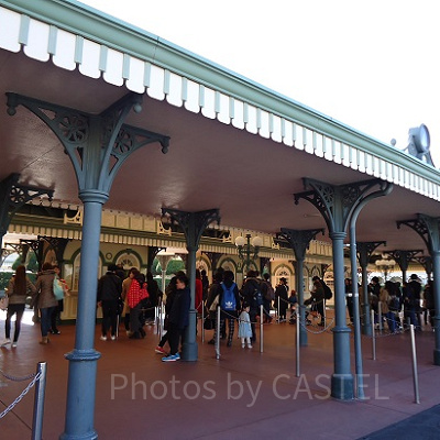 ディズニーランドの窓口