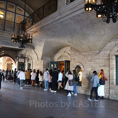 ディズニーシー3月混雑状況レポート：フィガロズ・クロージアーの待ち列（10:00頃）