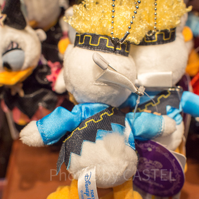 ドナルドぬいぐるみバッジ　裏側