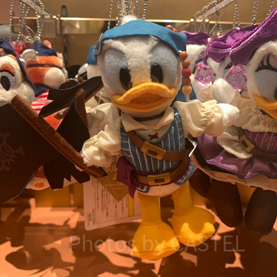 ドナルドぬいぐるみバッジ