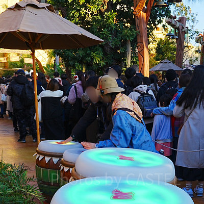 クルーがたたき方やリズムを優しく教えてくれるので安心