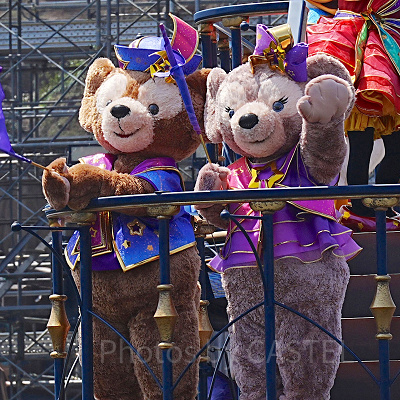 レッツ・セレブレイト・ウィズ・カラーのダッフィーとシェリーメイ