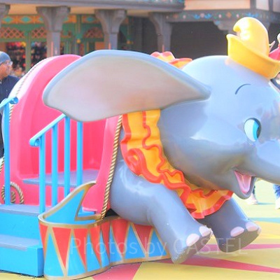 ファンタジーランドの空飛ぶダンボ