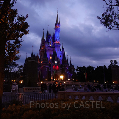 エレクトリカルパレードは日が沈んでから開催