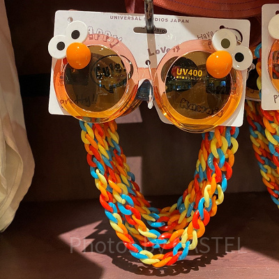 エルモのチェーン付きサングラス