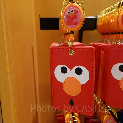 エルモ　リール付きパスケース