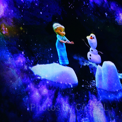 アナと一緒に遊ぶ幼少期のエルサ〔アナとエルサのフローズンジャーニー〕