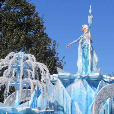 エルサの氷の城のフロート