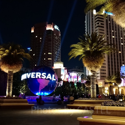 夜のユニバーサルスタジオジャパンのエントランス