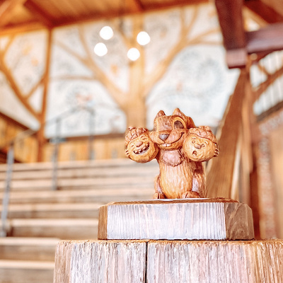 ファンタジーランド・フォレストシアターのロビー