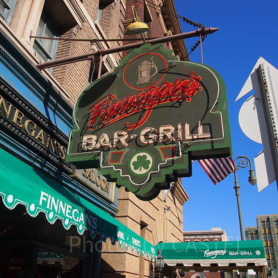 フィネガンズ・バー＆グリル