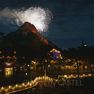 ケープコッドの灯台から見た花火