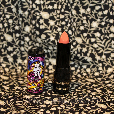 フラワーベージュ