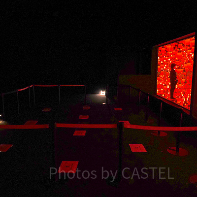 呼応するランプの森 - ワンストロークの待機スペース