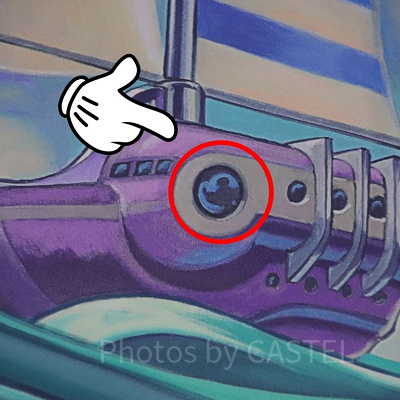 未来型のヨットに潜むミッキー