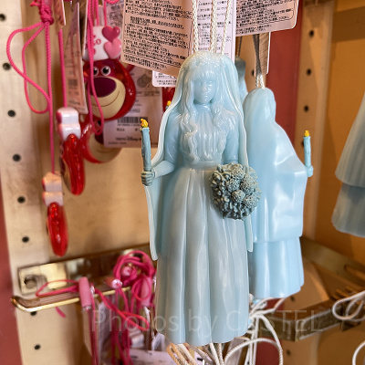 ゴースト花嫁の光るペンダント