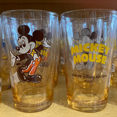 少しレトロなミッキーデザインのグラス