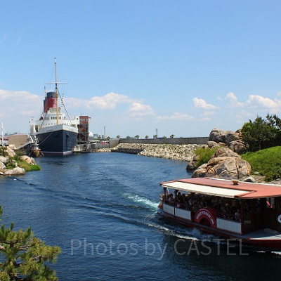トランジット・スチーマーラインでパークを一周