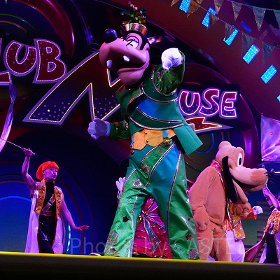 40周年コスチュームを着たグーフィー