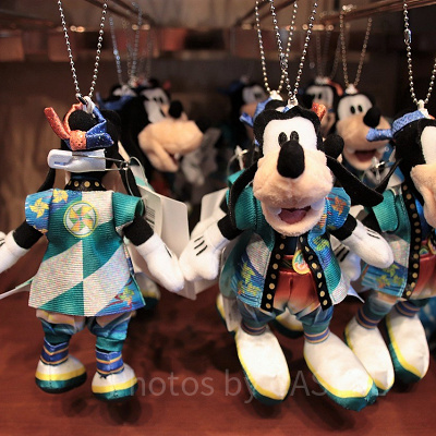 グーフィーのぬいぐるみバッジ