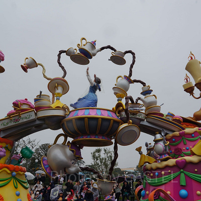 プリンセスの中でも人気のベルの上のこぼれそうで1滴もこぼれないすごい紅茶