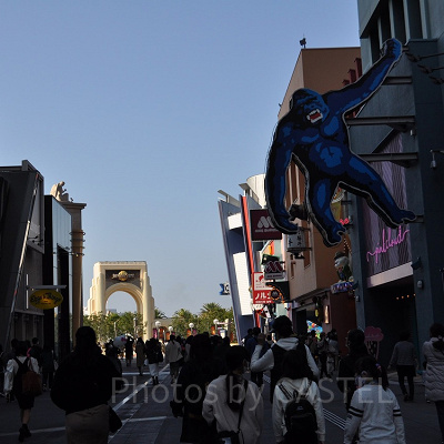 ユニバーサルシティを歩くゲスト