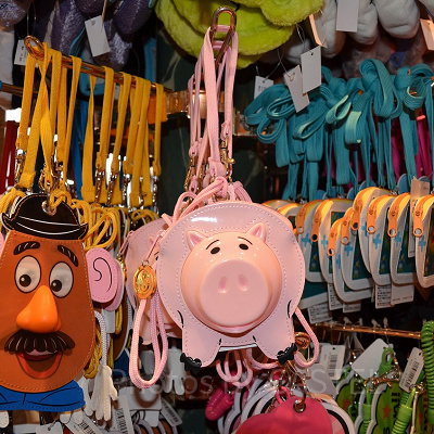 ハムのパスケース（真ん中）