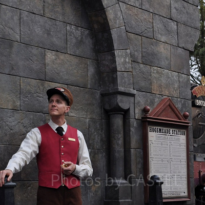 ハリーポッターエリア「ホグワーツ特急の駅長」／USJ