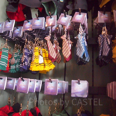 ハリーポッターネクタイ＆マフラーストラップ